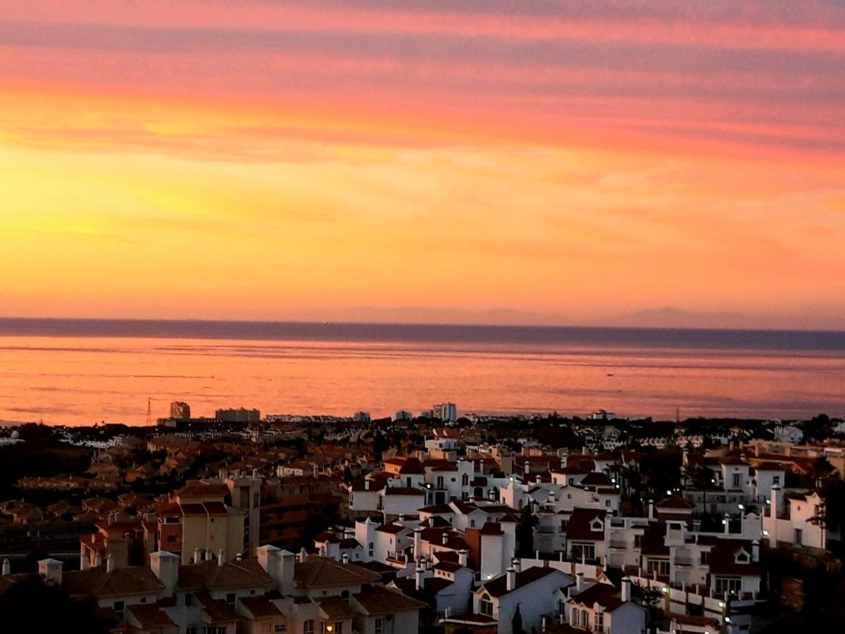 4 Bedroom Holiday Townhouse In Riviera Del Sol With Sea ViewsSitio de Calahonda エクステリア 写真